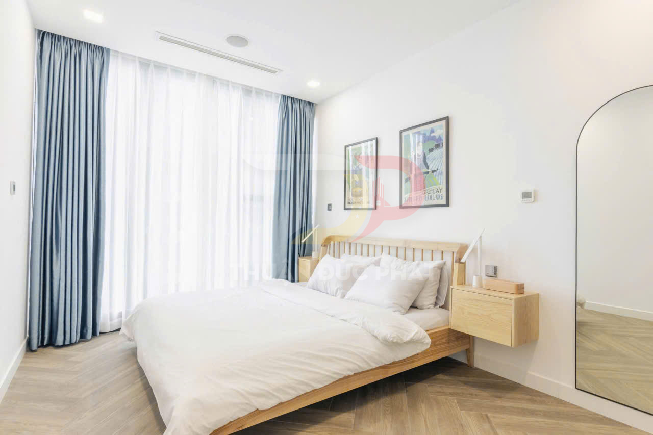 Bán căn hộ một phòng ngủ Aqua 1 Vinhomes Golden River 50,6 mét vuông full nội thất, sổ hồng, giá chốt 9,8 tỷ