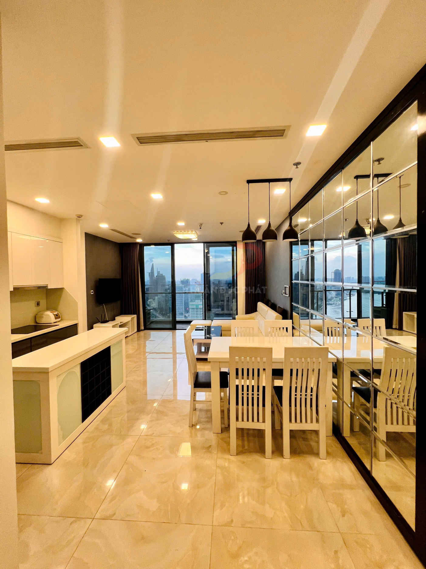 Cho thuê căn hộ Vinhomes Golden River Aqua 2 view sông Bitexco full nội thất 2 phòng ngủ giá 37 triệu