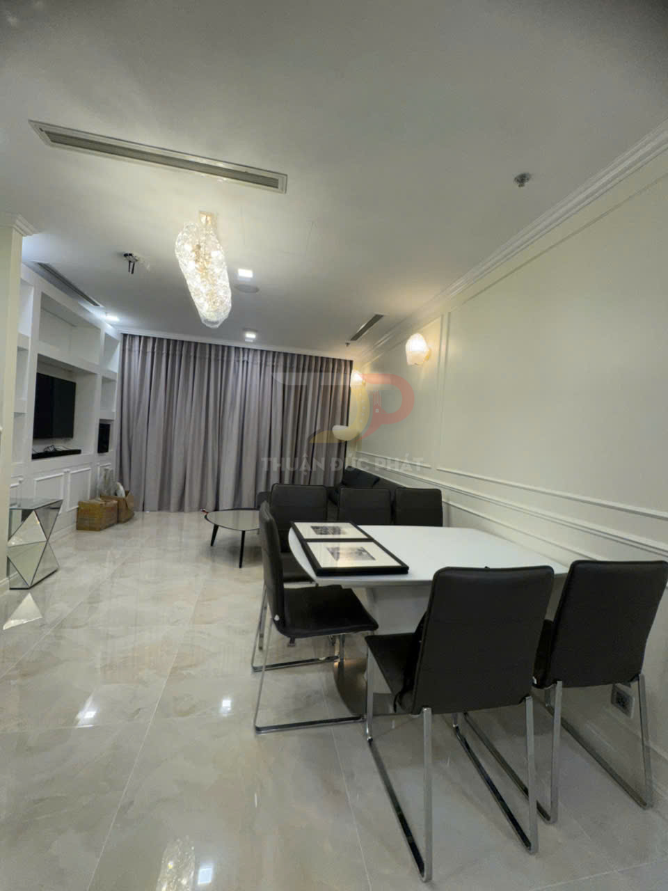 Cho Thuê Căn Hộ Aqua 2 Vinhomes Golden River Hai Phòng Ngủ Full Nội Thất Mới View Sông Và Bitexco Trực Diện