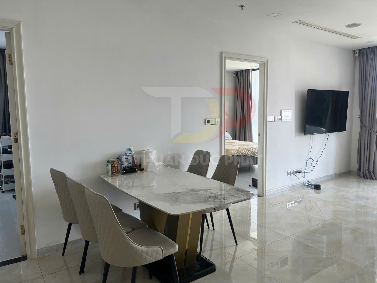 Bán căn hộ Vinhomes Golden River Aqua 2 view sông và Bitexco 3 phòng ngủ diện tích 118.5m2 giá 32 tỷ đầy đủ pháp lý