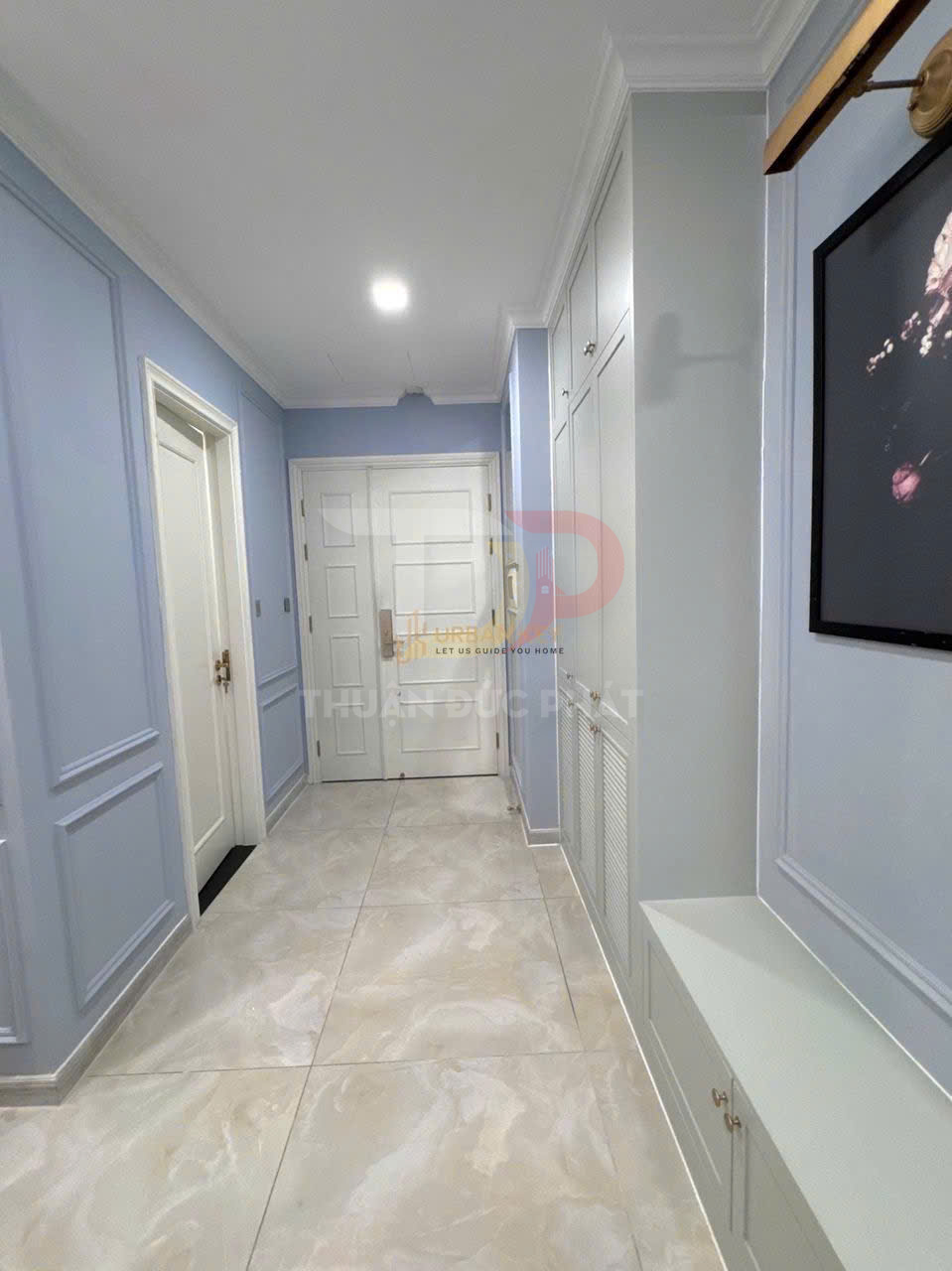 Cho Thuê Căn Hộ Vinhomes Golden River Lux 6 Hai Phòng Ngủ Full Nội Thất, View Thành Phố Và Nội Khu A1, Giá 33 Triệu Đồng