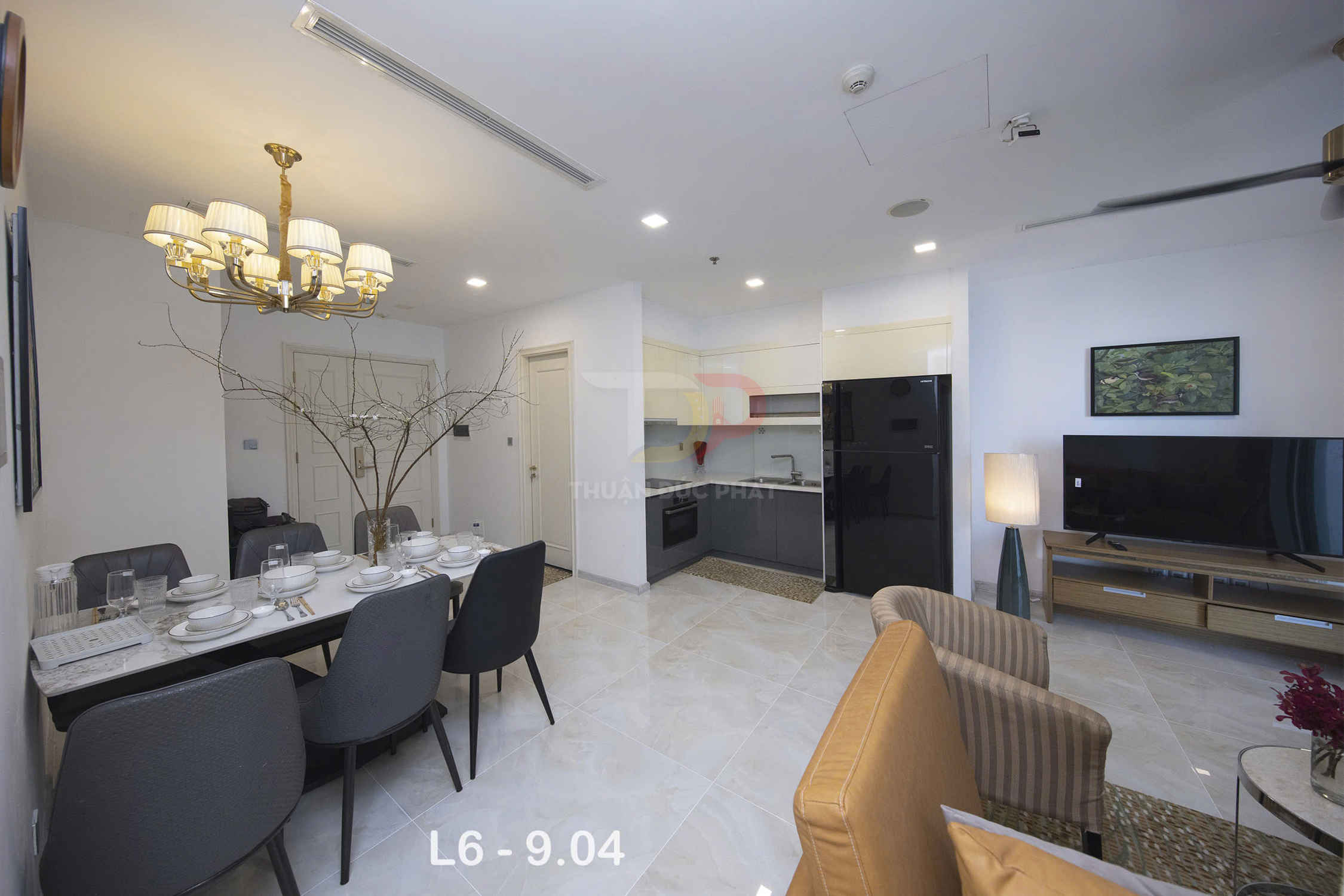 Bán căn hộ Lux 6 Vinhomes Golden River 2 phòng ngủ full nội thất view xéo sông và Thảo Cầm Viên
