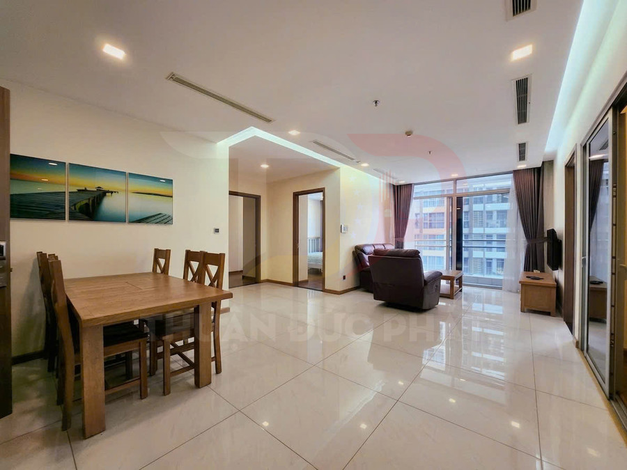 Bán căn hộ Park 4 Vinhomes Central Park 3 phòng ngủ cộng 1, diện tích 117 mét vuông, giá 17,8 tỷ đồng trọn gói