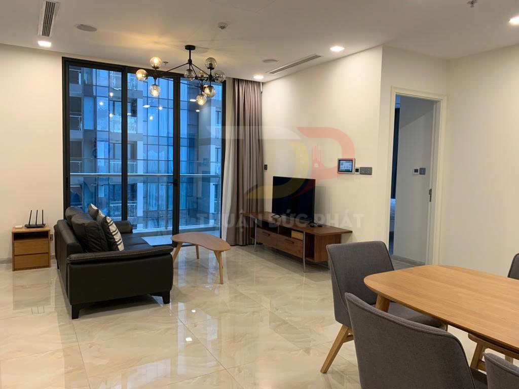 Cho thuê căn hộ Vinhomes Golden River Aqua 2 full nội thất 3 phòng ngủ view thành phố TCV giá 42 triệu bao thuế