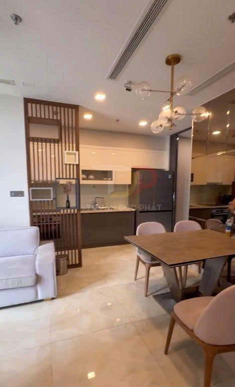 Cho thuê căn hộ Vinhomes Golden River Aqua 1 2 phòng ngủ full nội thất view trực diện sông và Bitexco giá 34 triệu