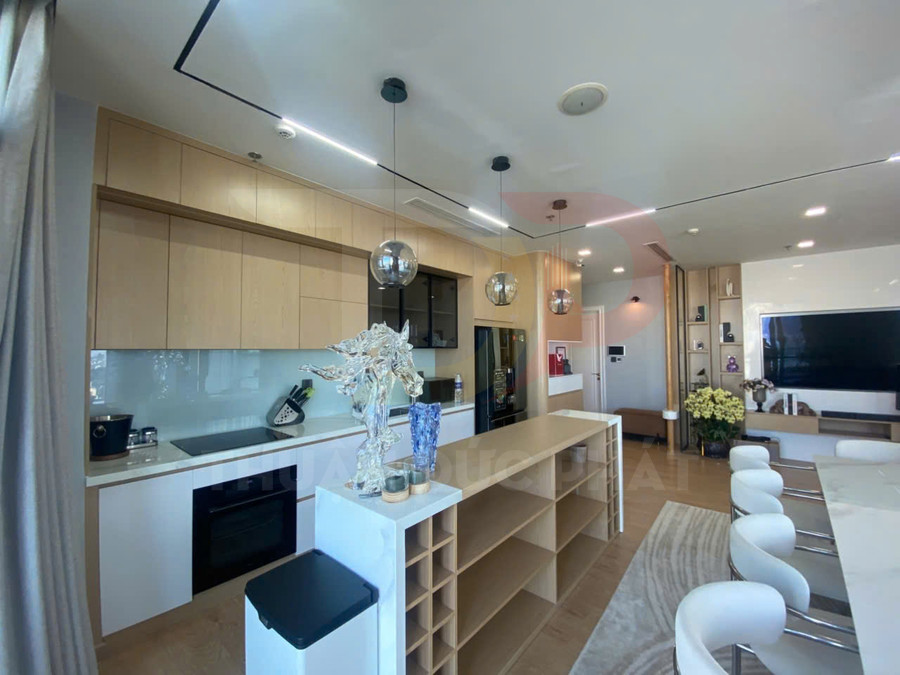 Cho Thuê Căn Hộ Vinhomes Golden River 3 Phòng Ngủ Diện Tích 101.5 Mét Vuông View Thảo Cầm Viên Và Landmark 81