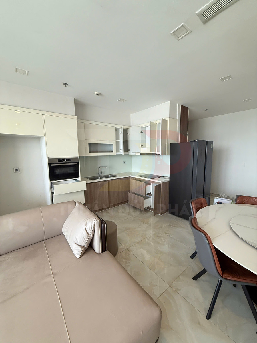Thuê căn hộ Vinhomes Golden River Aqua 1 3 phòng ngủ view trực diện sông, thành phố và Bitexco, full nội thất đẹp giá 50 triệu Net