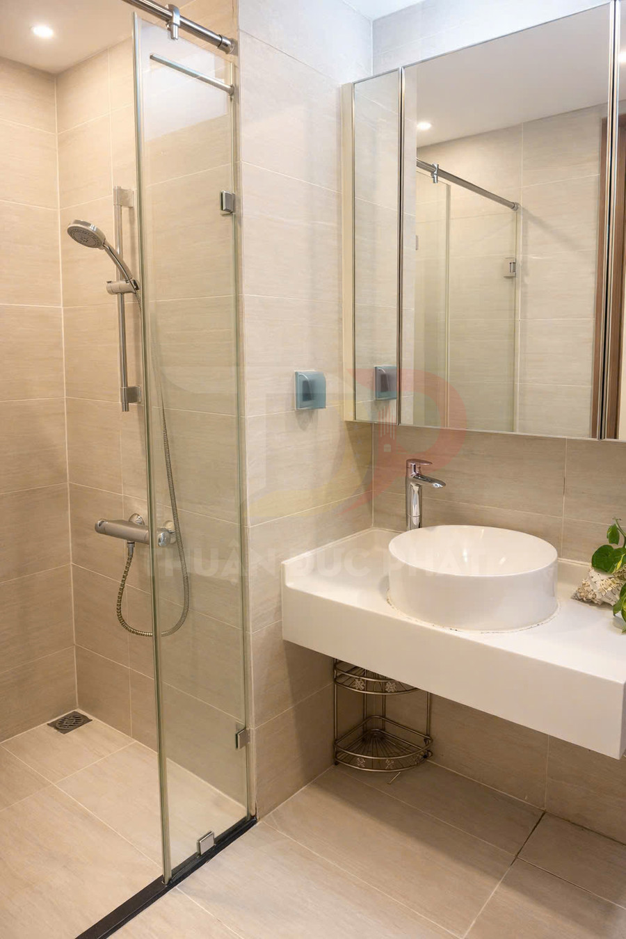 Bán căn hộ ba phòng ngủ Park 2 Vinhomes Central Park diện tích 115,4 mét vuông giá 14,9 tỷ đồng