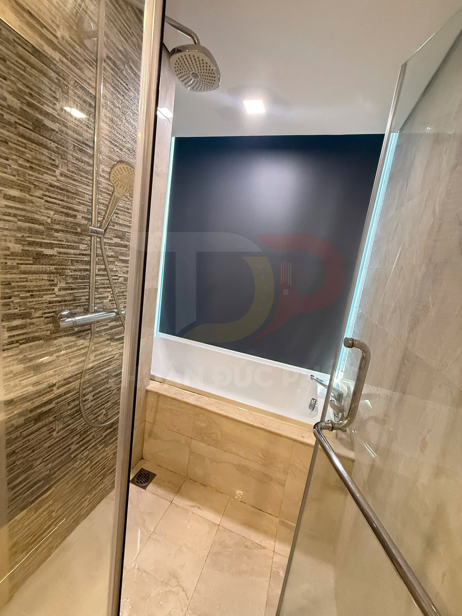 Thuê căn hộ Vinhomes Golden River Aqua 1 3 phòng ngủ view trực diện sông, thành phố và Bitexco, full nội thất đẹp giá 50 triệu Net
