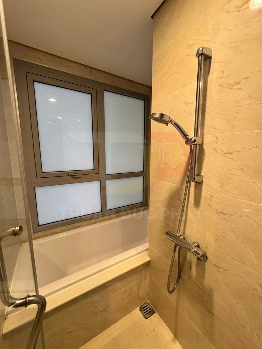 Cho thuê căn hộ Vinhomes Central Park toà Central 2 diện tích 84m2 giá tốt