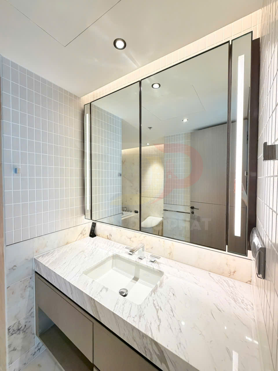 Cho thuê căn hộ một phòng ngủ Grand Marina Sài Gòn 60 mét vuông view sông, nội thất mới, giá 42 triệu đồng