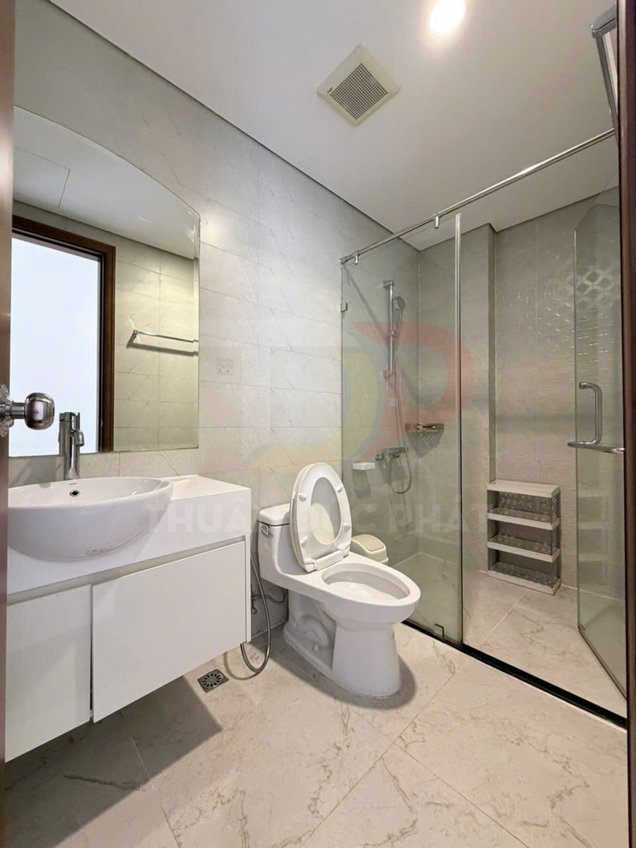 Bán căn hộ 2 phòng ngủ Landmark 2 Vinhomes Central Park 83,8m2 giá 15,5 tỷ, nhà trống có sổ