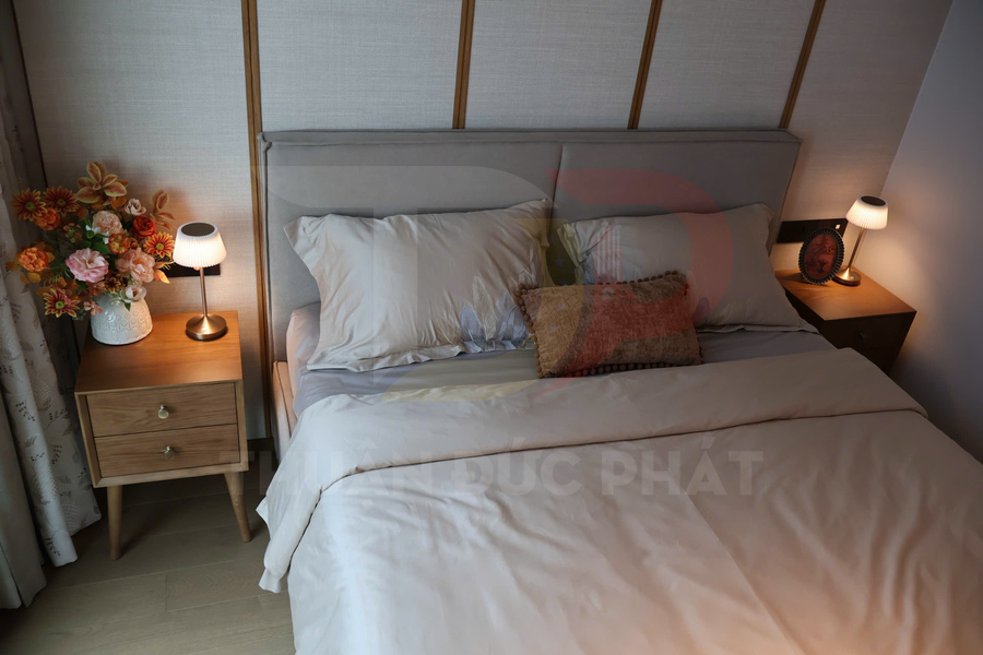 Thuê căn hộ hai phòng ngủ Grand Marina Sài Gòn tòa Sea, diện tích từ 80 đến 100 mét vuông, giá 100 triệu đồng mỗi tháng