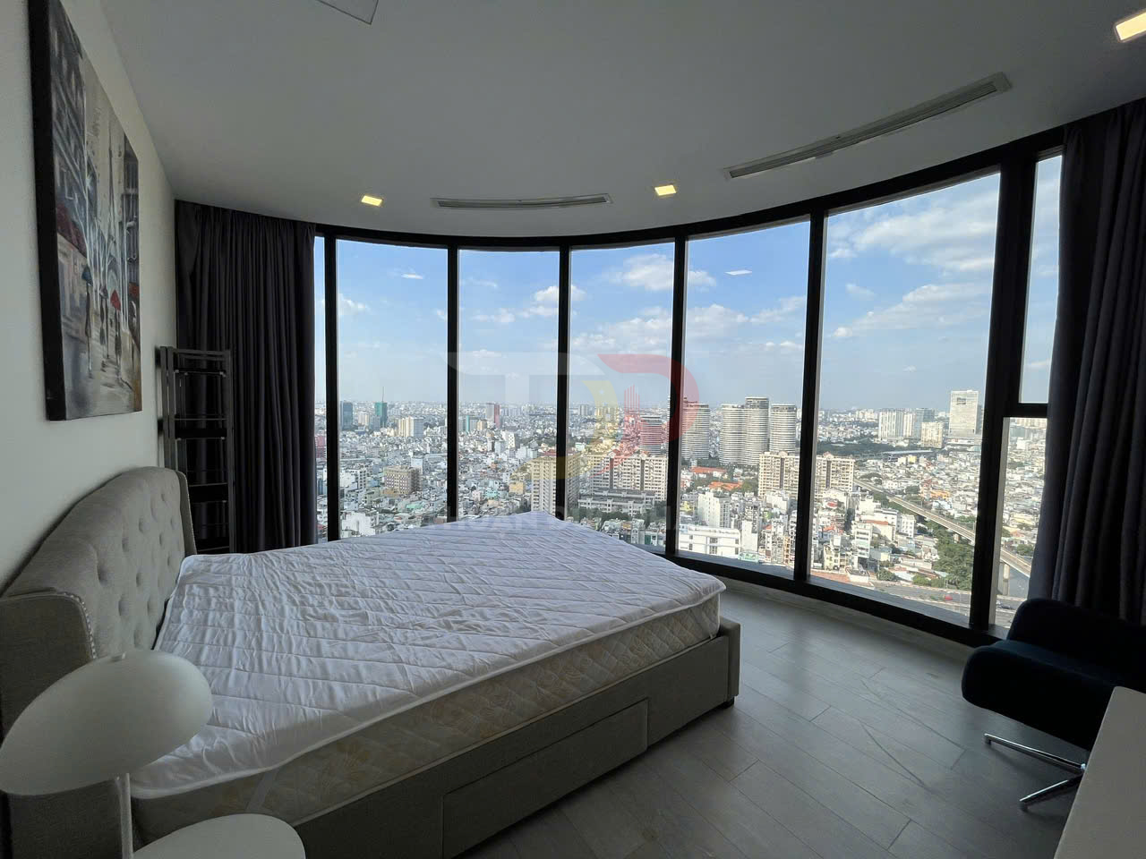 Cho Thuê Căn Hộ Vinhomes Golden River 3 Phòng Ngủ Diện Tích 101 Mét Vuông View Landmark 81