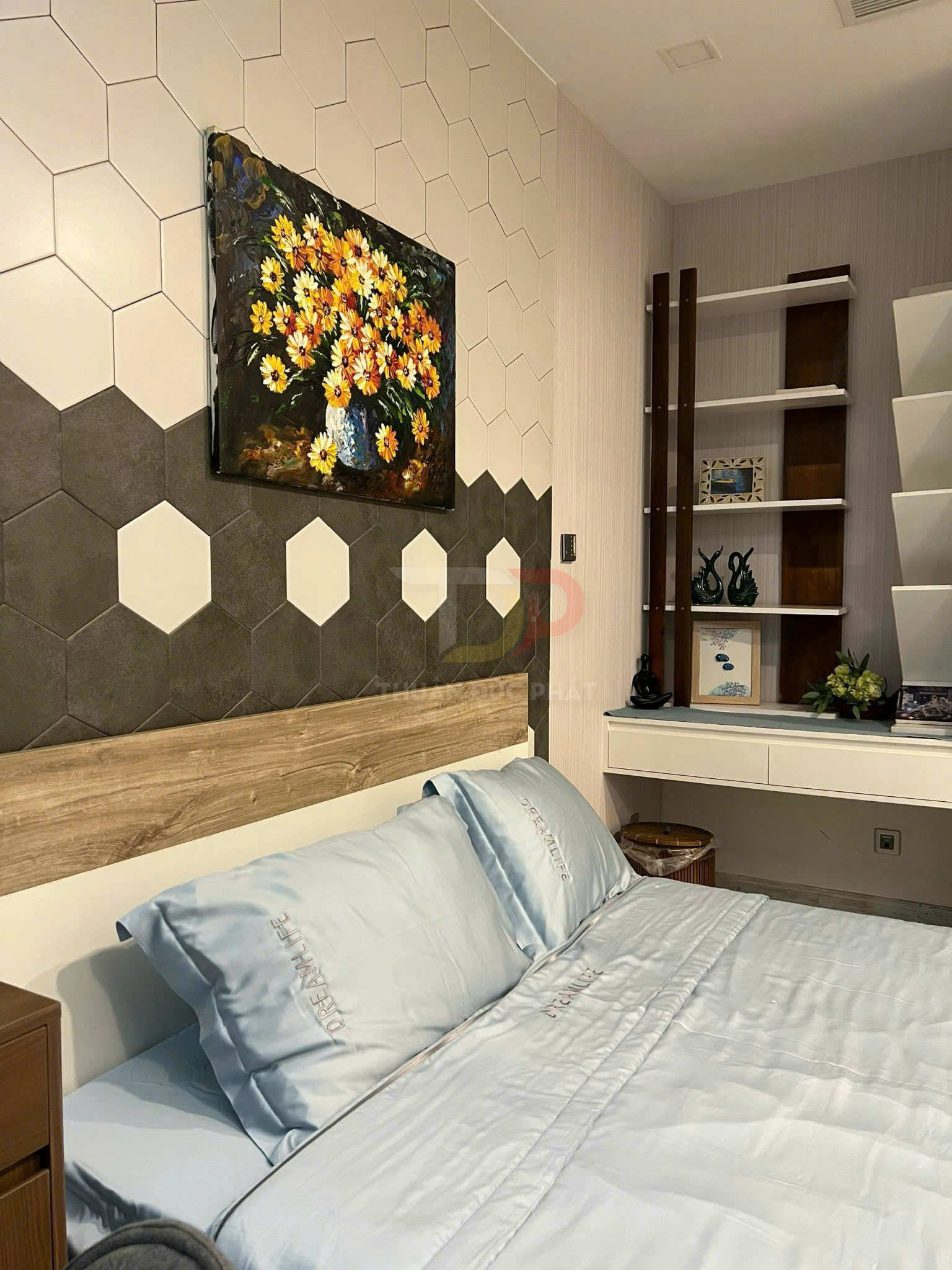 Bán Căn Hộ Vinhomes Golden River Aqua 1 1 Phòng Ngủ 48,7 Mét Vuông View Sông Thành Phố Full Nội Thất Giá 10,2 Tỷ
