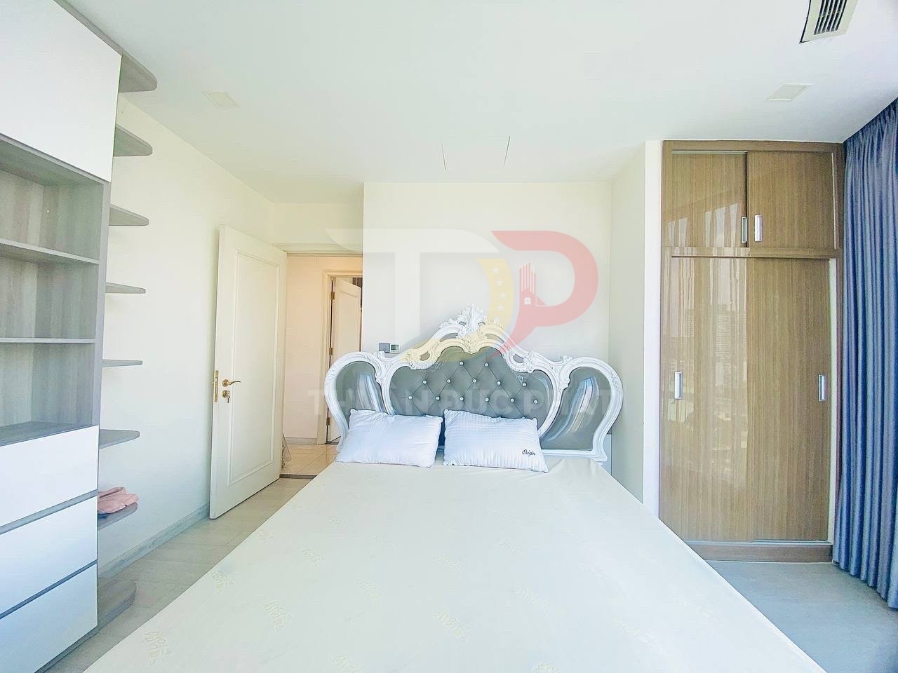 Cho thuê căn hộ Vinhomes Golden River Aqua 3 vòng cung 2 phòng ngủ full nội thất view Landmark 81 giá 31 triệu