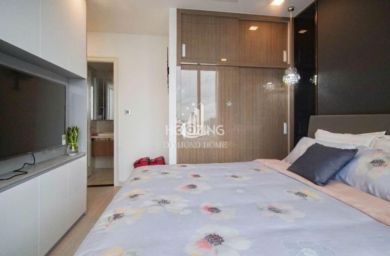 Bán căn hộ Vinhomes Golden River Aqua 2 2 phòng ngủ full nội thất view trực diện sông và Bitexco giá 27 tỷ all in