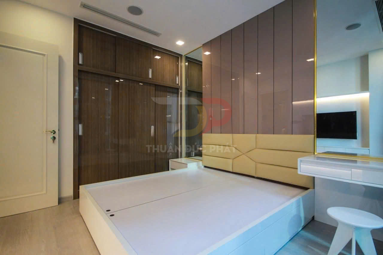 Cho thuê căn hộ Vinhomes Golden River Aqua 1 một phòng ngủ full nội thất view xéo sông và Tòa Central Park