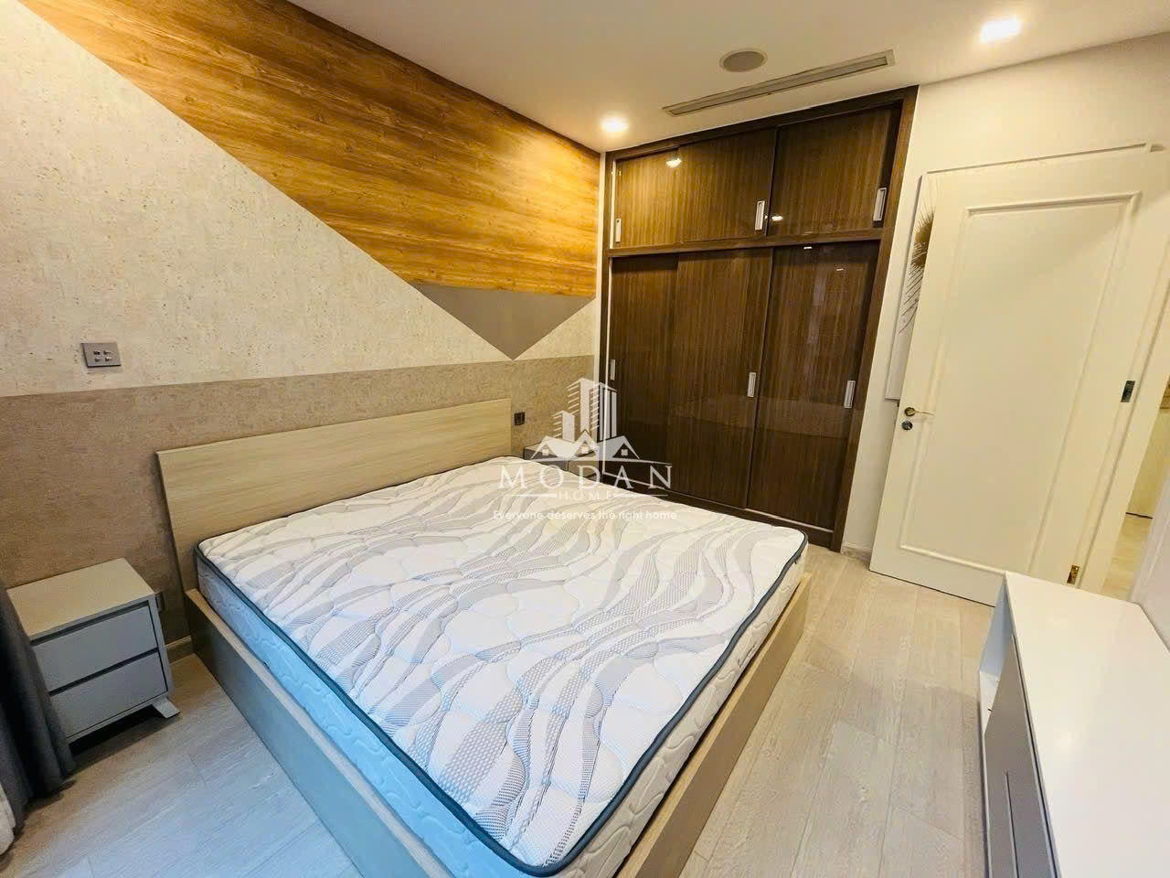 Cho Thuê Căn Hộ Vinhomes Golden River Aqua 1 1 Phòng Ngủ Full Nội Thất View Bitexco Giá Tốt 24 Triệu