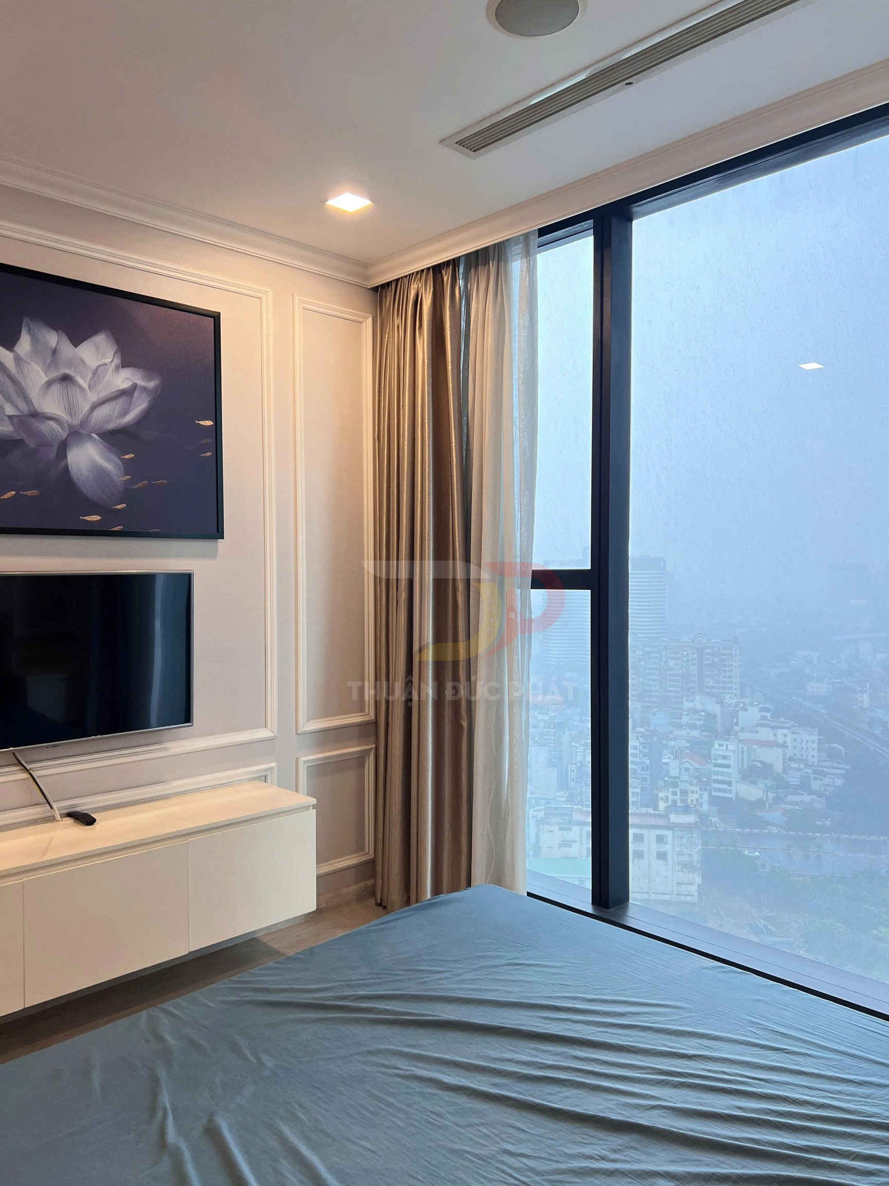 Bán Căn Hộ 2 Phòng Ngủ Vinhomes Golden River Tòa Aqua 3 Thiết Kế Tân Cổ Điển Hiện Đại Sổ Hồng Chính Chủ