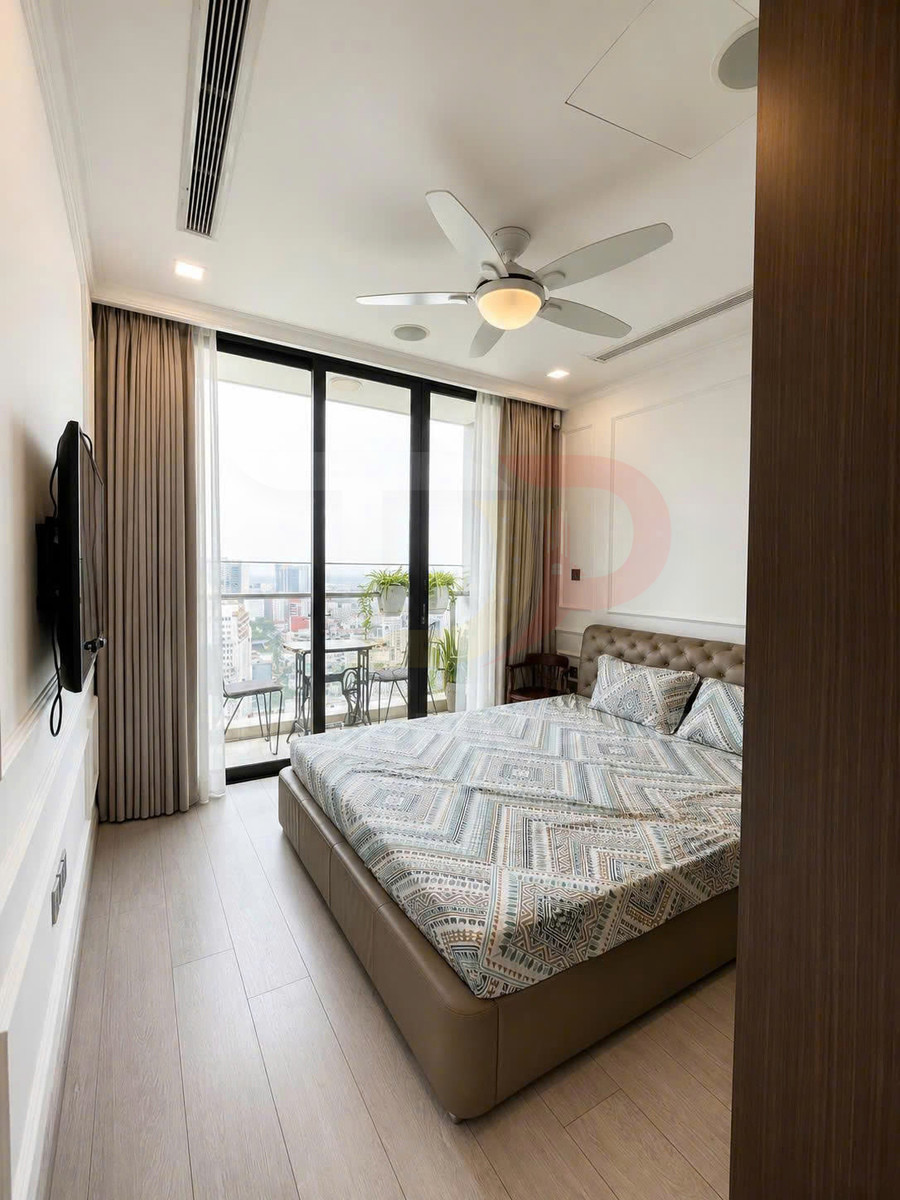 Cho thuê căn hộ Aqua 1 Vinhomes Golden River 3 phòng ngủ, 110 mét vuông, giá 42 triệu đồng