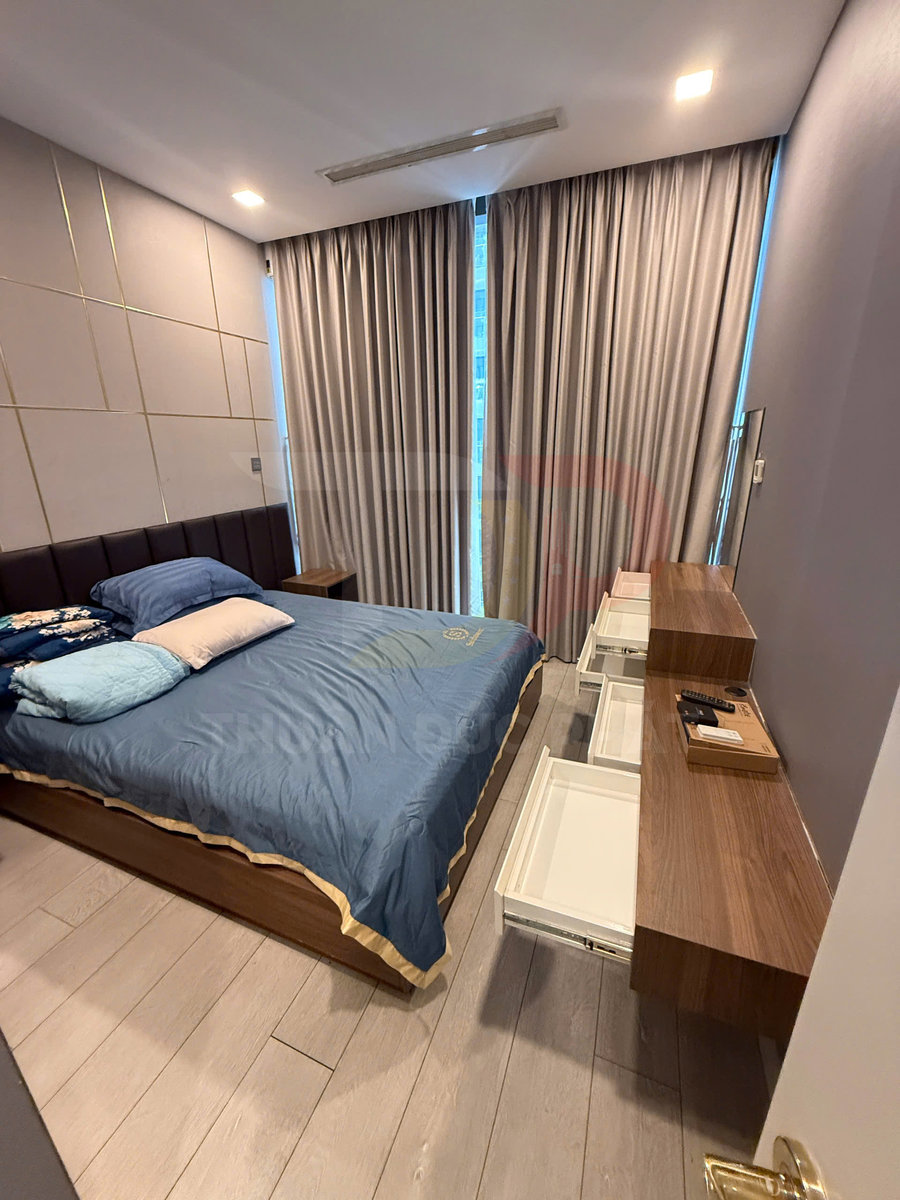 Thuê căn hộ Vinhomes Golden River Aqua 1 3 phòng ngủ view trực diện sông, thành phố và Bitexco, full nội thất đẹp giá 50 triệu Net