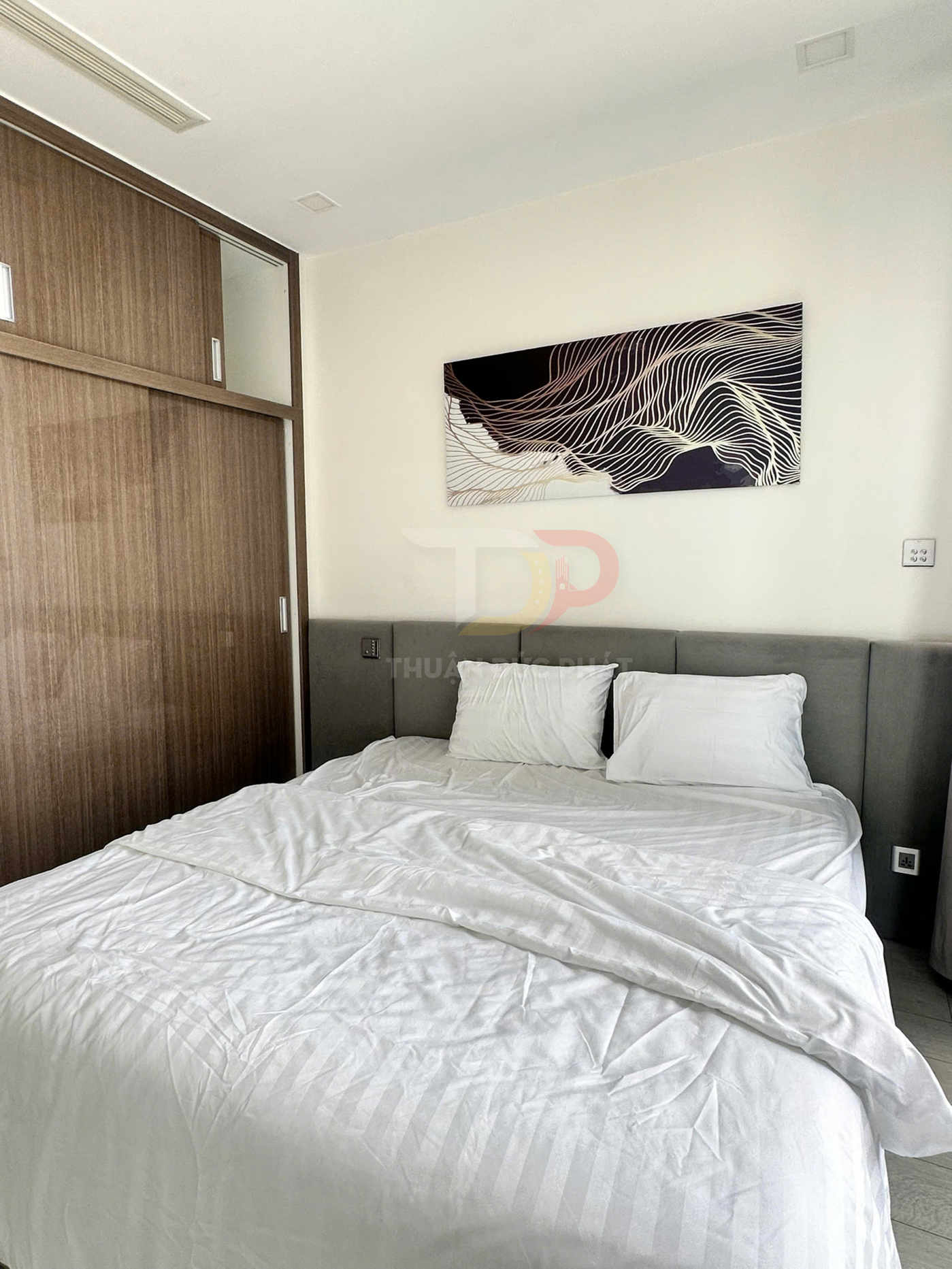 Cho thuê căn hộ Aqua 1 Vinhomes Golden River 2 phòng ngủ full nội thất view trực diện sông và Bitexco giá 33 triệu net
