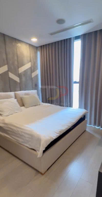 Cho thuê căn hộ Vinhomes Golden River Aqua 1 2 phòng ngủ full nội thất view trực diện sông và Bitexco giá 34 triệu