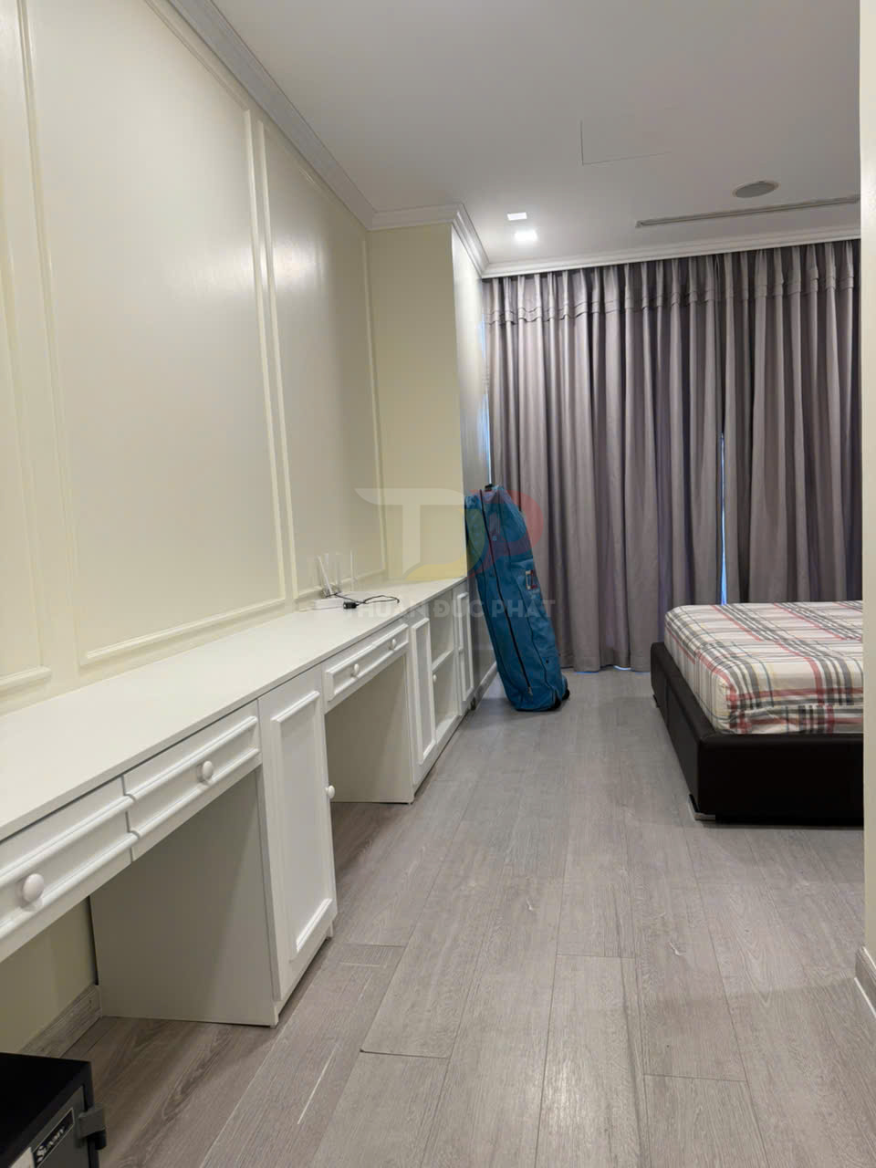 Cho Thuê Căn Hộ Aqua 2 Vinhomes Golden River Hai Phòng Ngủ Full Nội Thất Mới View Sông Và Bitexco Trực Diện