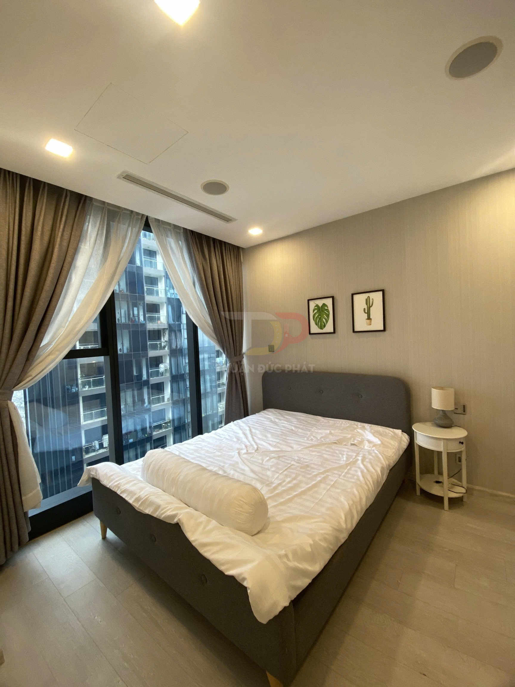 Cho Thuê Căn Hộ Vinhomes Golden River Tòa Aqua Một Phòng Ngủ Đầy Đủ Nội Thất Tầm Nhìn Hướng Sông Sài Gòn