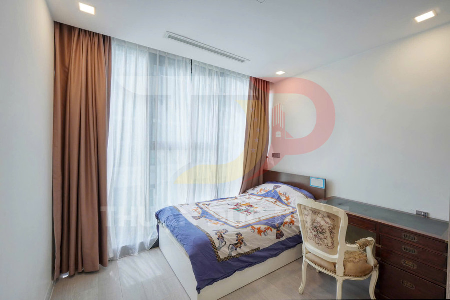 Cho thuê căn hộ Vinhomes Golden River Lux 6 3 phòng ngủ view sông và Bitexco full nội thất cao cấp tại Quận 1