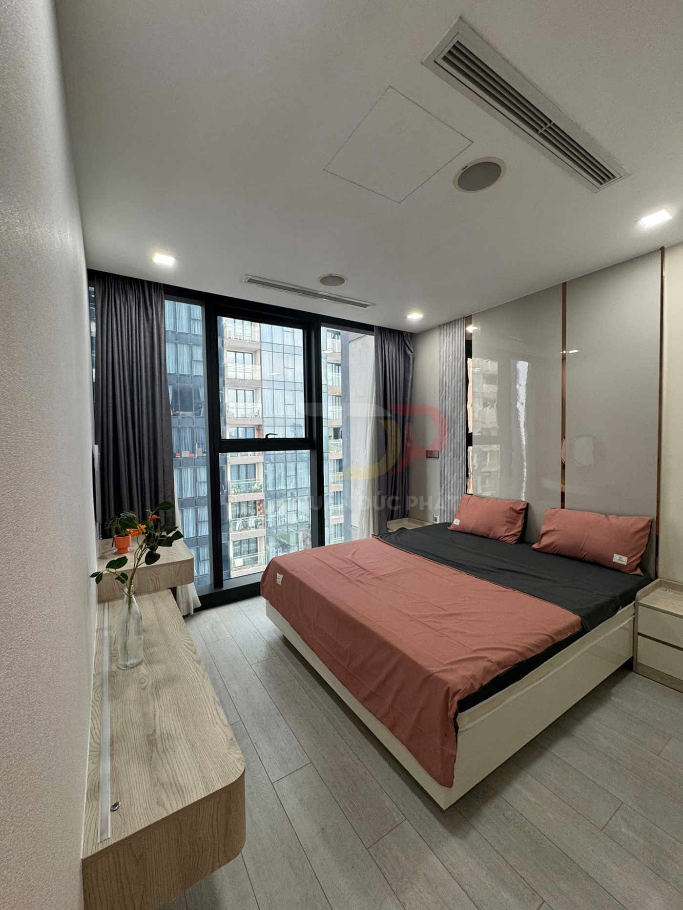 Bán căn hộ Vinhomes Golden River Lux 6 view Bitexco 2 phòng ngủ full nội thất diện tích 77m2 giá 13 tỷ tất cả chi phí