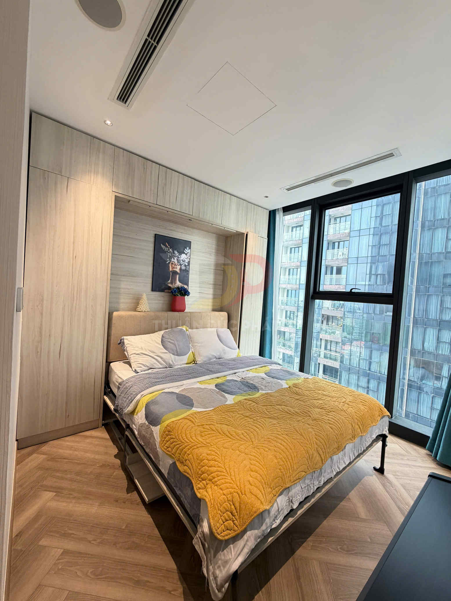 Cho Thuê Căn Hộ Vinhomes Golden River Lux 6, 2 Phòng Ngủ, Full Nội Thất, View Nội Khu Về A1
