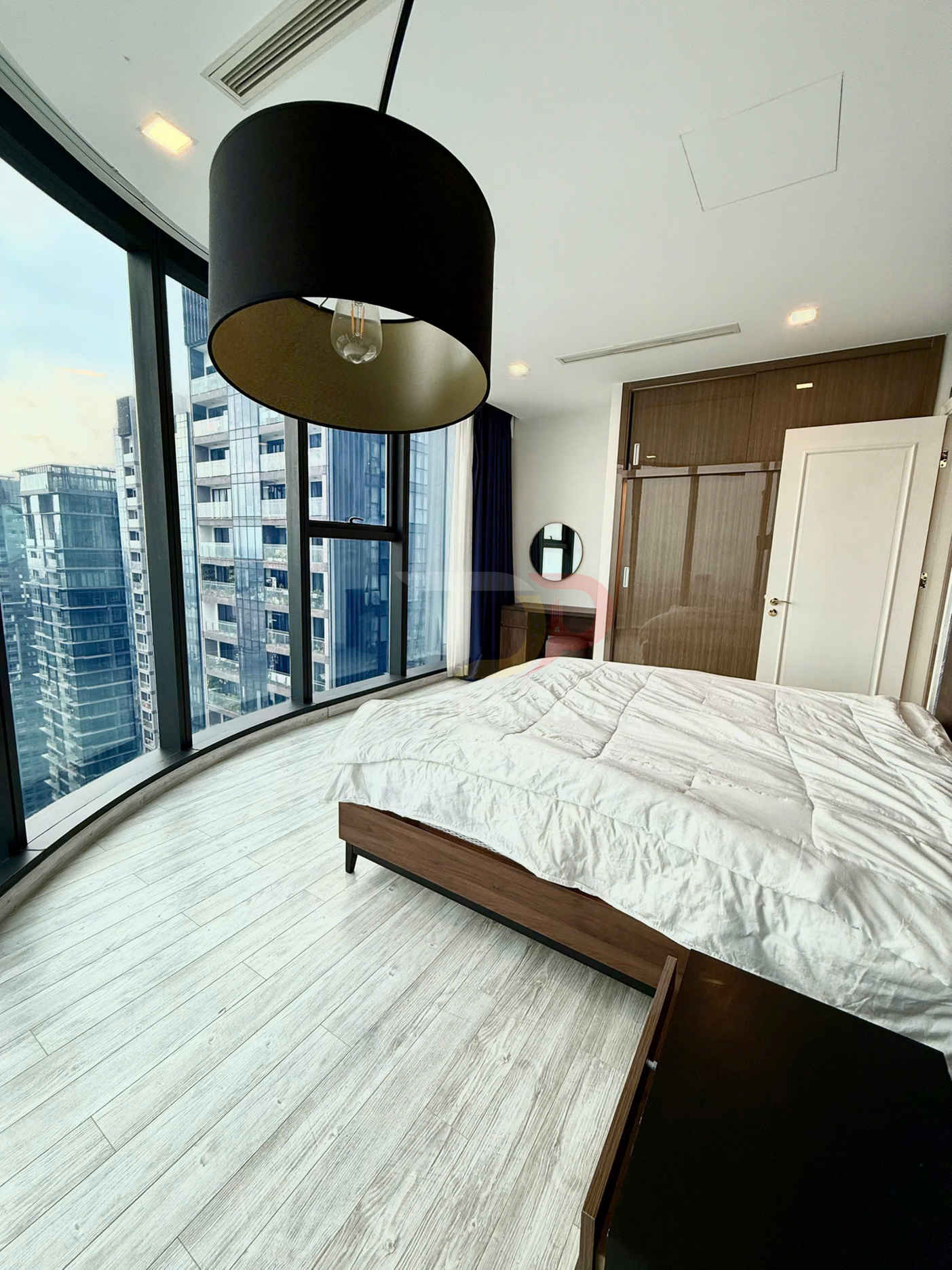 Cho Thuê Căn Hộ Aqua 2 Vinhomes Golden River 4 Phòng Ngủ 159m2 Nội Thất Đẹp View Sông Giá 85 Triệu Mỗi Tháng