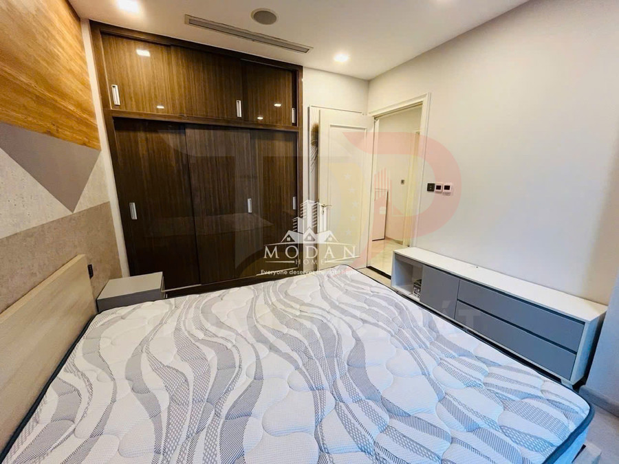 Cho thuê căn hộ Vinhomes Golden River Aqua 1 diện tích 50 mét vuông, 1 phòng ngủ, view sông Sài Gòn giá 24 triệu