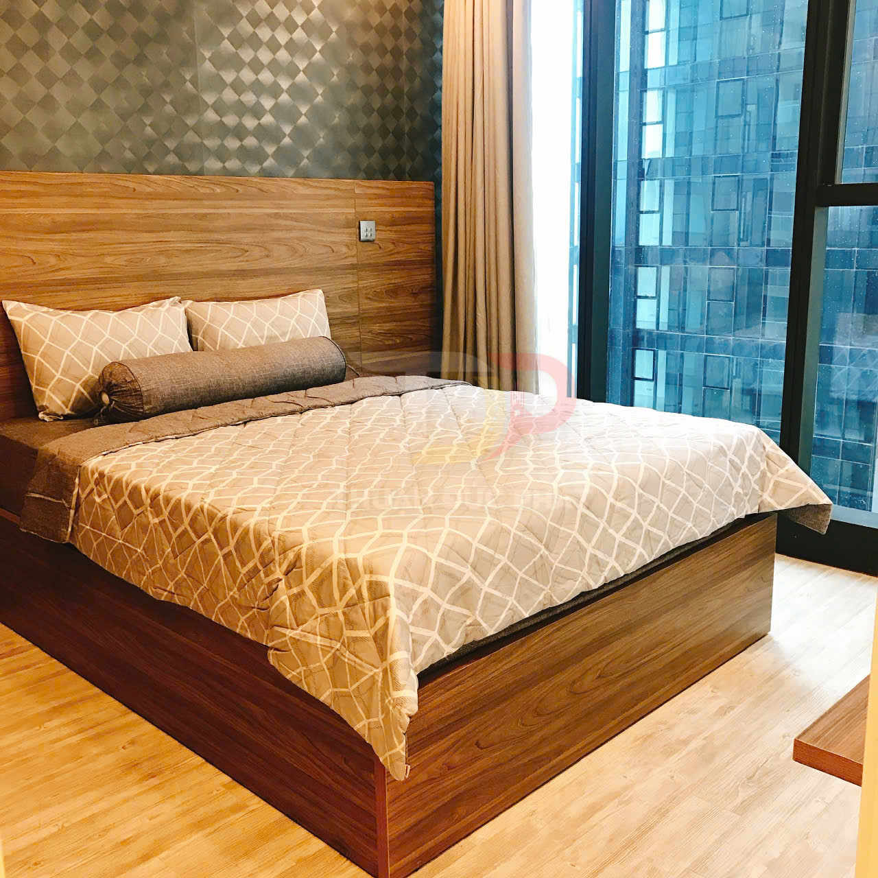 Bán căn hộ 1 phòng ngủ Vinhomes Golden River Aqua 1 full nội thất, view nội khu, giá 9.5 tỷ chi tiết và đánh giá thực tế