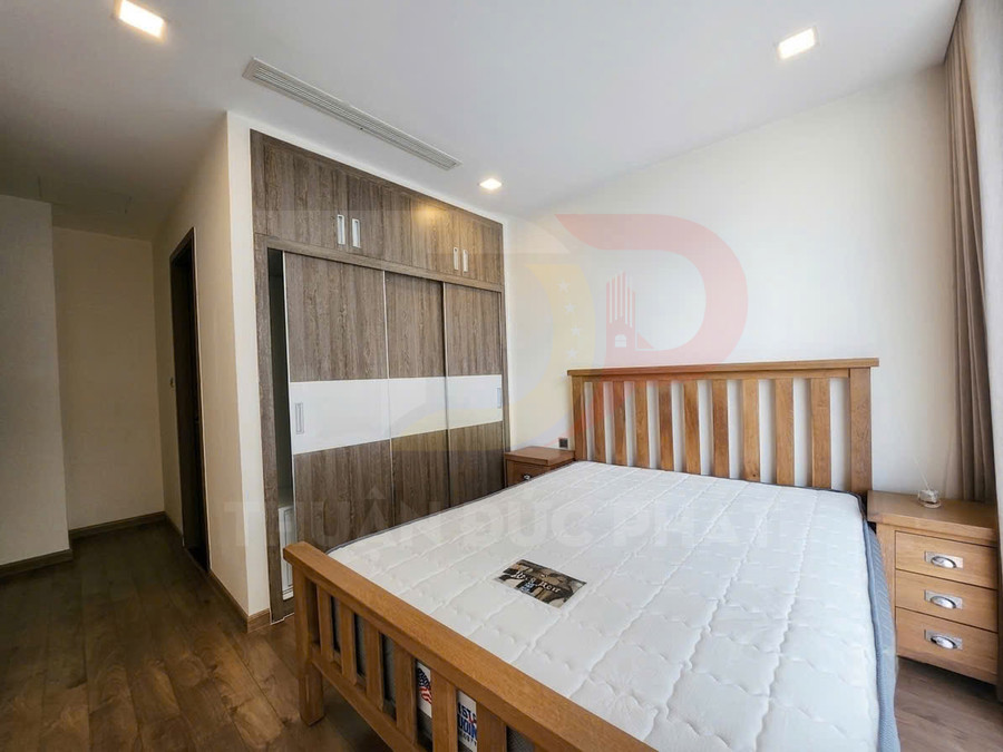 Bán căn hộ Park 4 Vinhomes Central Park 3 phòng ngủ cộng 1, diện tích 117 mét vuông, giá 17,8 tỷ đồng trọn gói