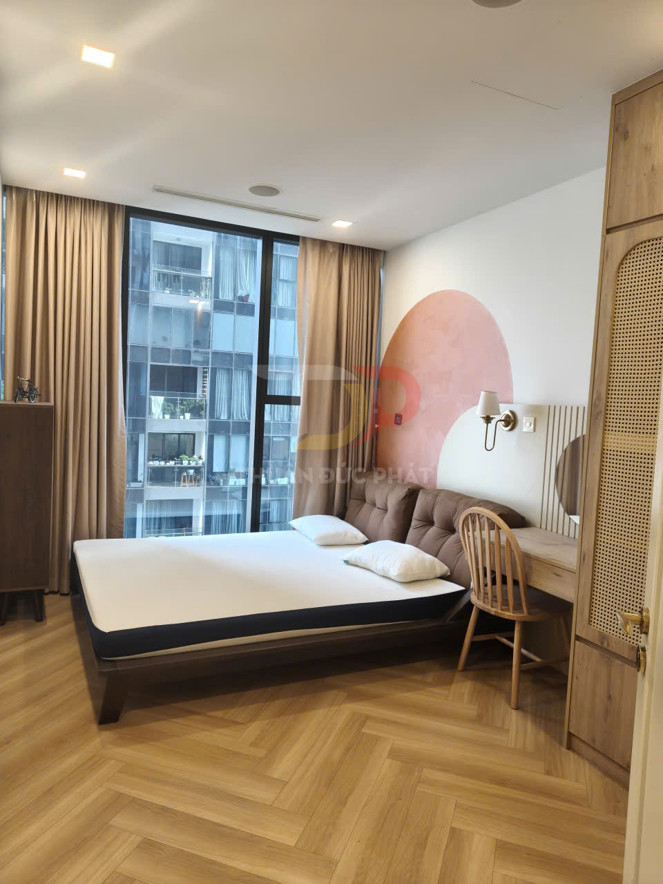 Cho thuê căn hộ Vinhomes Golden River Aqua 1 full nội thất 1 phòng ngủ view thành phố giá 26 triệu