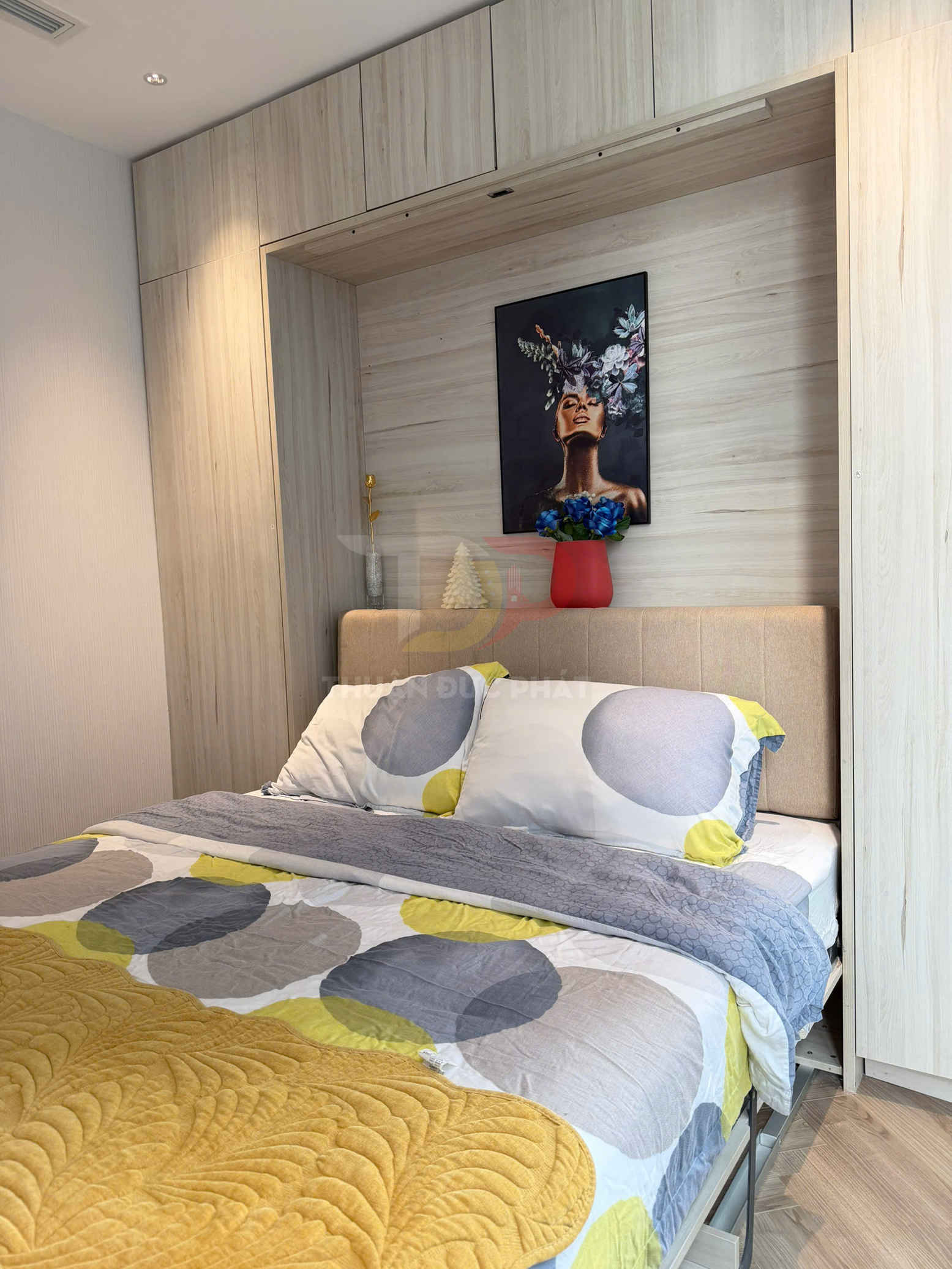 Cho Thuê Căn Hộ Vinhomes Golden River Lux 6, 2 Phòng Ngủ, Full Nội Thất, View Nội Khu Về A1