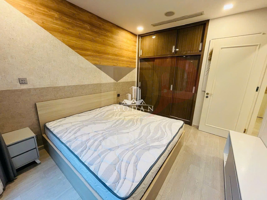 Cho thuê căn hộ Vinhomes Golden River Aqua 1 diện tích 50 mét vuông, 1 phòng ngủ, view sông Sài Gòn giá 24 triệu