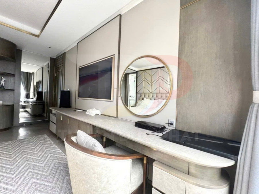 Cho thuê căn hộ Vinhomes Golden River Aqua 1 diện tích 159 mét vuông, 3 phòng ngủ, nội thất đầy đủ, view sông Sài Gòn và bán đảo Thủ Thiêm