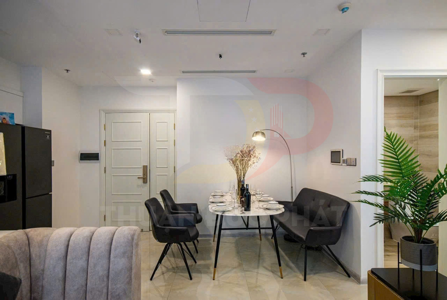 Cho thuê căn hộ Vinhomes Golden River Aqua 2 hai phòng ngủ 68,9 mét vuông, nội thất cao cấp, giá 35 triệu mỗi tháng