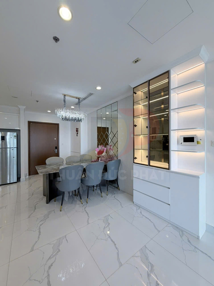 Bán căn hộ 2 phòng ngủ Landmark 2 Vinhomes Central Park 83,8m2 giá 15,5 tỷ, nhà trống có sổ