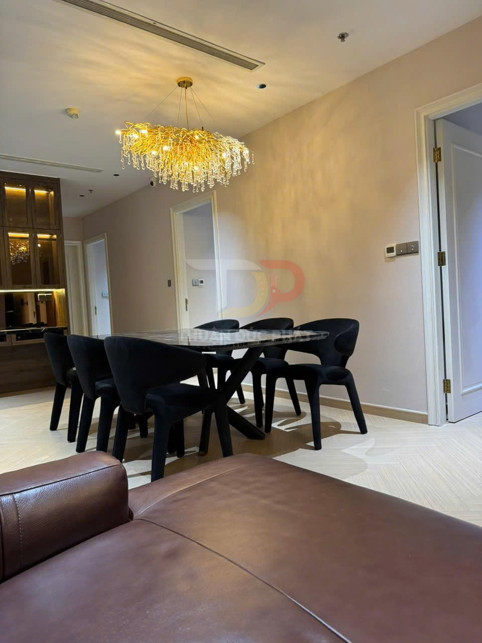 Bán căn hộ Vinhomes Golden River Aqua 2 full nội thất 3 phòng ngủ view sông và Bitexco giá 31 tỷ chi tiết mới nhất