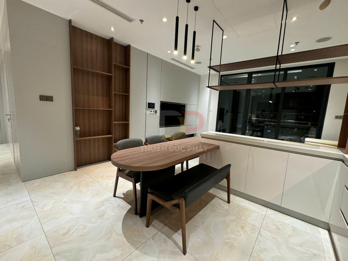 Cho Thuê Căn Hộ Vinhomes Golden River Aqua 3 View Sông Và Thành Phố Nội Thất Cao Cấp Giá 1800 USD Net Ưu Tiên Khách Nước Ngoài