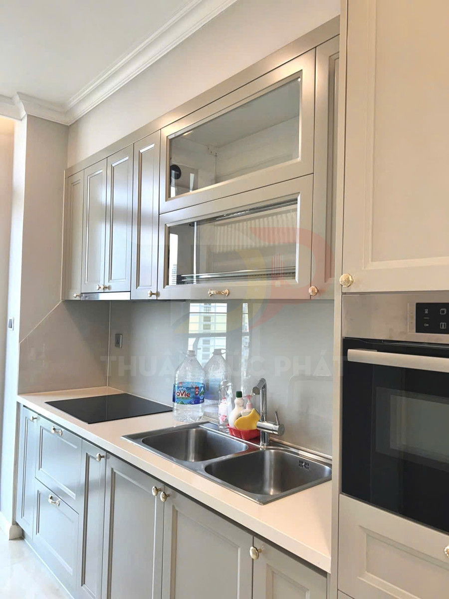 Cho thuê căn hộ Vinhomes Golden River Aqua 3 diện tích 101 mét vuông, 3 phòng ngủ, đầy đủ nội thất, giá 45 triệu đồng mỗi tháng