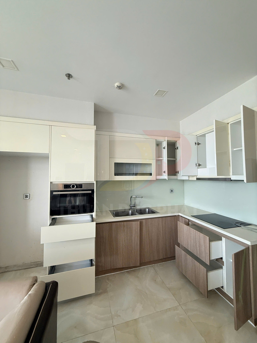 Thuê căn hộ Vinhomes Golden River Aqua 1 3 phòng ngủ view trực diện sông, thành phố và Bitexco, full nội thất đẹp giá 50 triệu Net