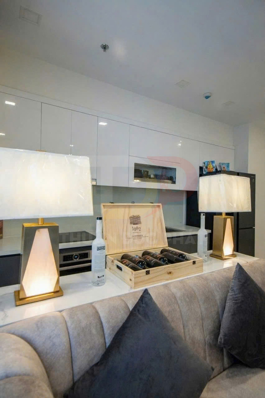Cho thuê căn hộ Vinhomes Golden River Aqua 2 hai phòng ngủ 68,9 mét vuông, nội thất cao cấp, giá 35 triệu mỗi tháng