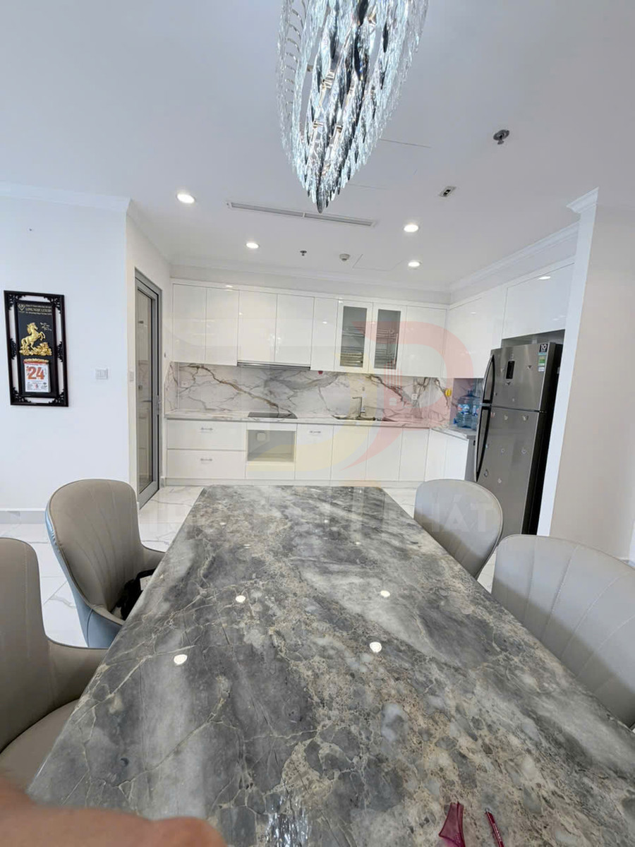 Bán căn hộ 2 phòng ngủ Landmark 2 Vinhomes Central Park 83,8m2 giá 15,5 tỷ, nhà trống có sổ