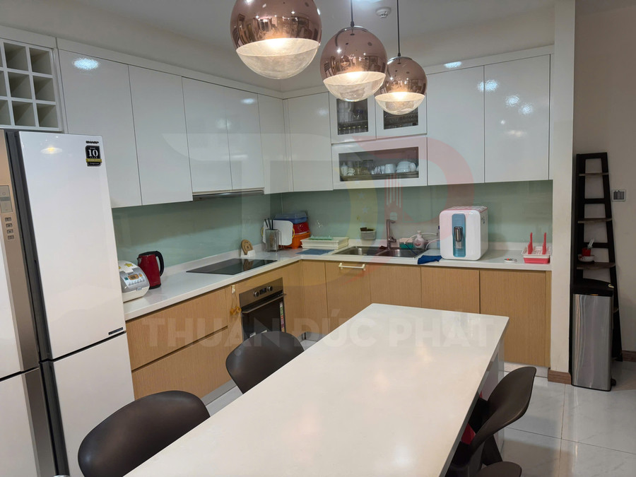 Cho thuê căn hộ 2 phòng ngủ Vinhomes Central Park Park 6 diện tích 85 mét vuông giá 27 triệu net